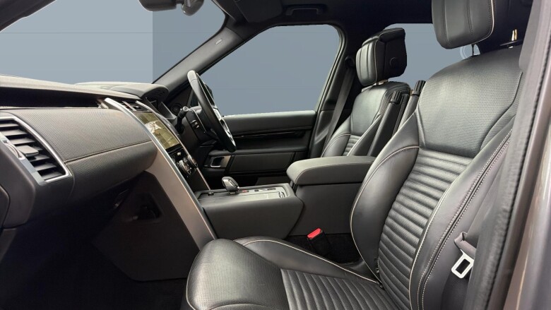 Land Rover Discovery 3.0 D300 R-Dynamic HSE 5dr Auto Diesel Station Wagon